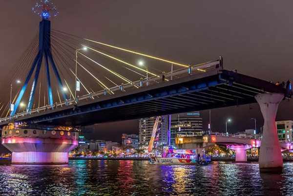 Dự án đèn led Fawookidi chiếu sáng trên cầu sông Hàn - Đà Nẵng