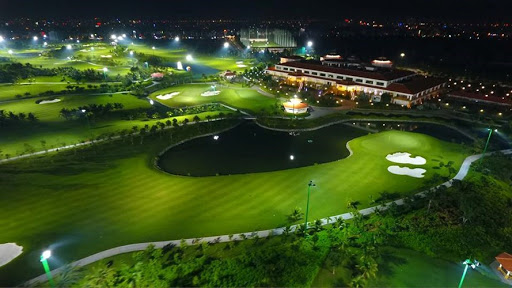 Sân Golf được lắp đặt hệ thống đèn LED