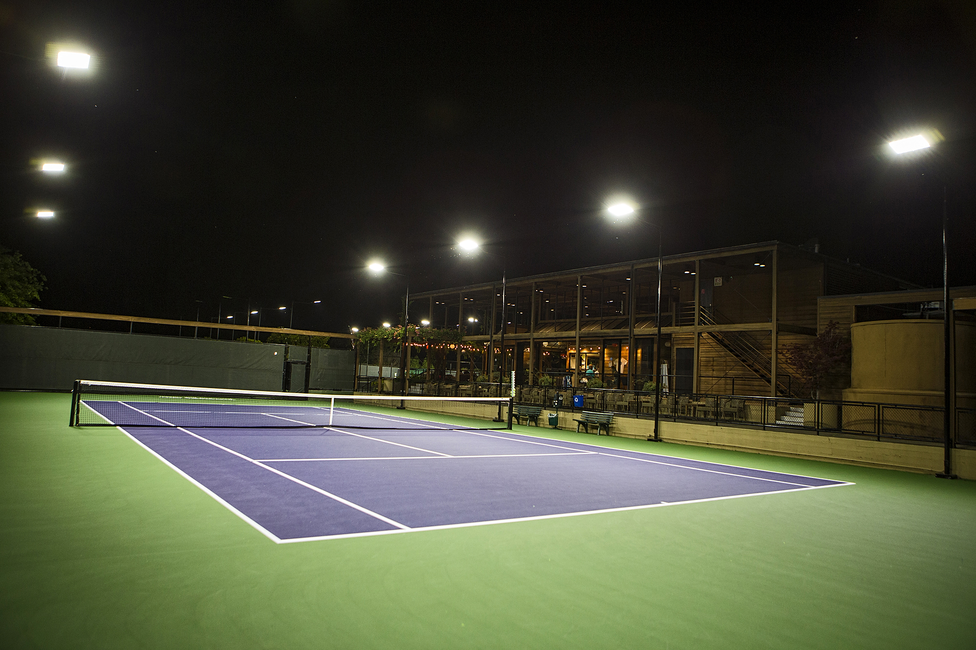 Chiếu sáng sân Tennis