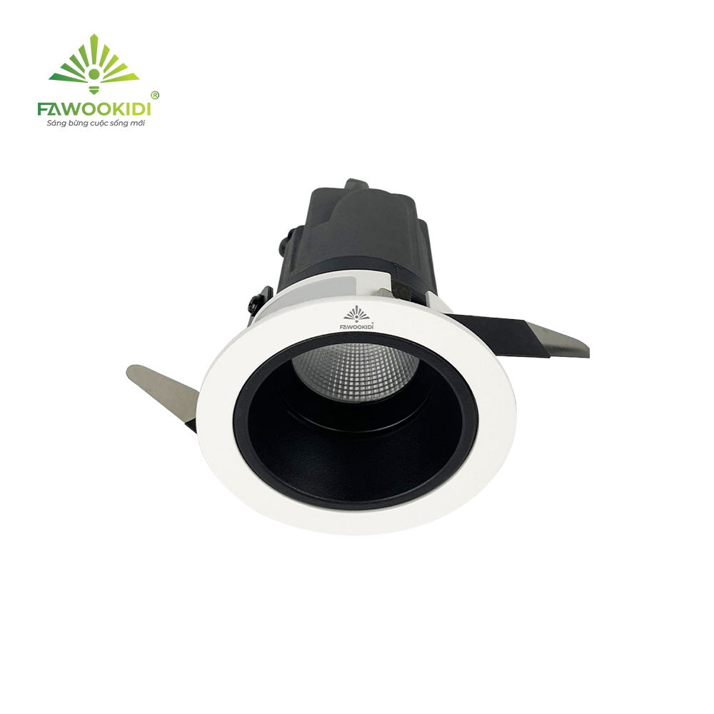 Den-Spotlight-am-tran-Tesla-SP115