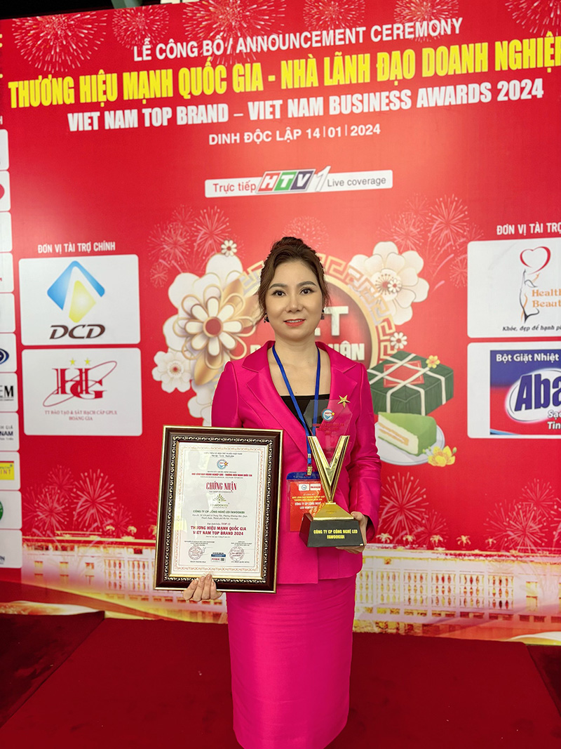 CEO Nguyễn Phương Chi nhận giải thương hiệu mạnh quốc giá 2024