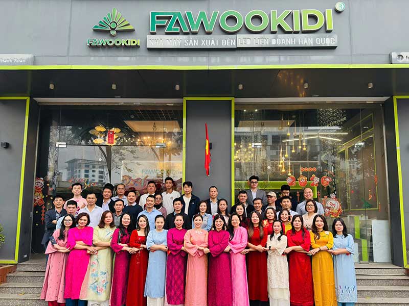 Bức ảnh tập thể đầu xuân với tinh thần sẵn sàng cùng thay đổi để dẫn đầu.